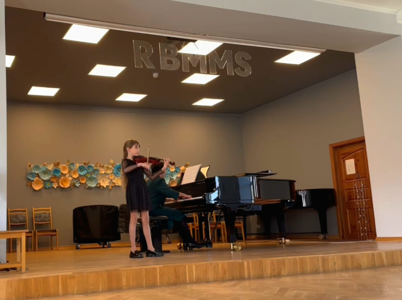 AKCMV audzēknei panākumi stīgu instrumentspēles konkursā