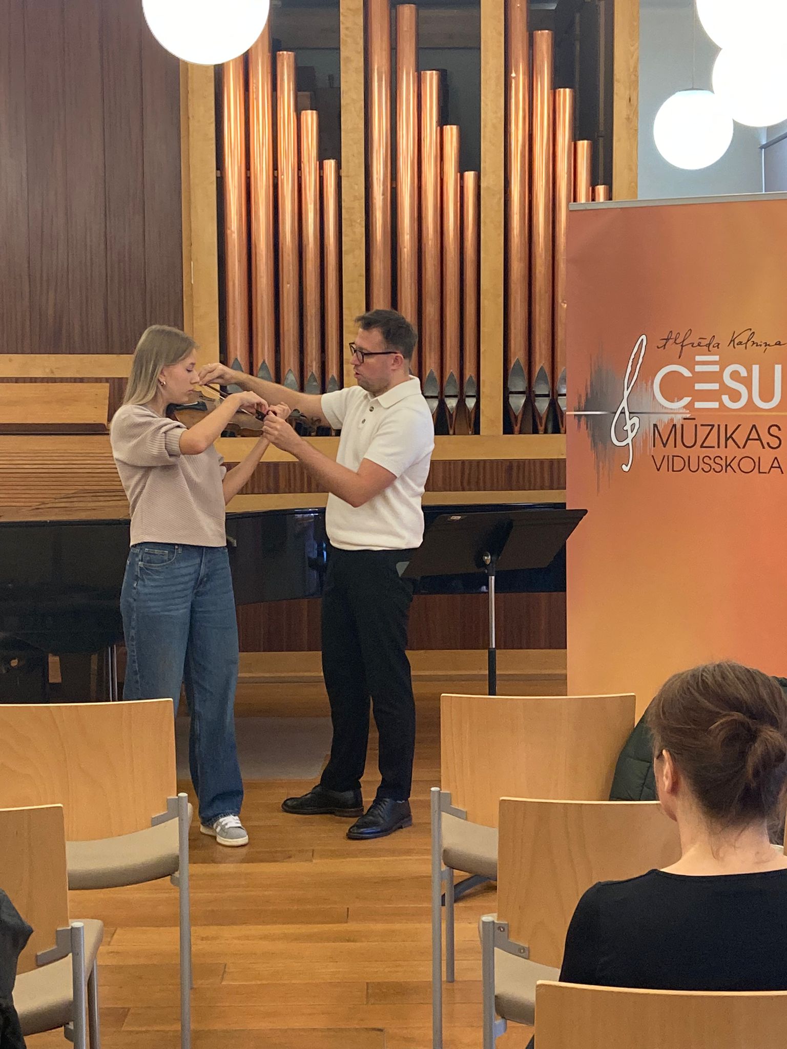 Meistarklases stīgu instrumentu spēlē