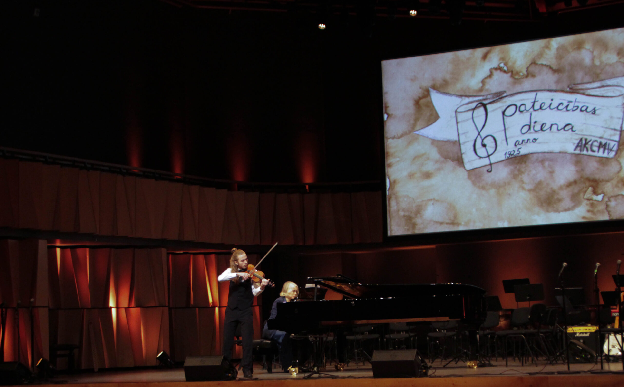 Pateicības dienas sarīkojums "100 gadi mūzikā"