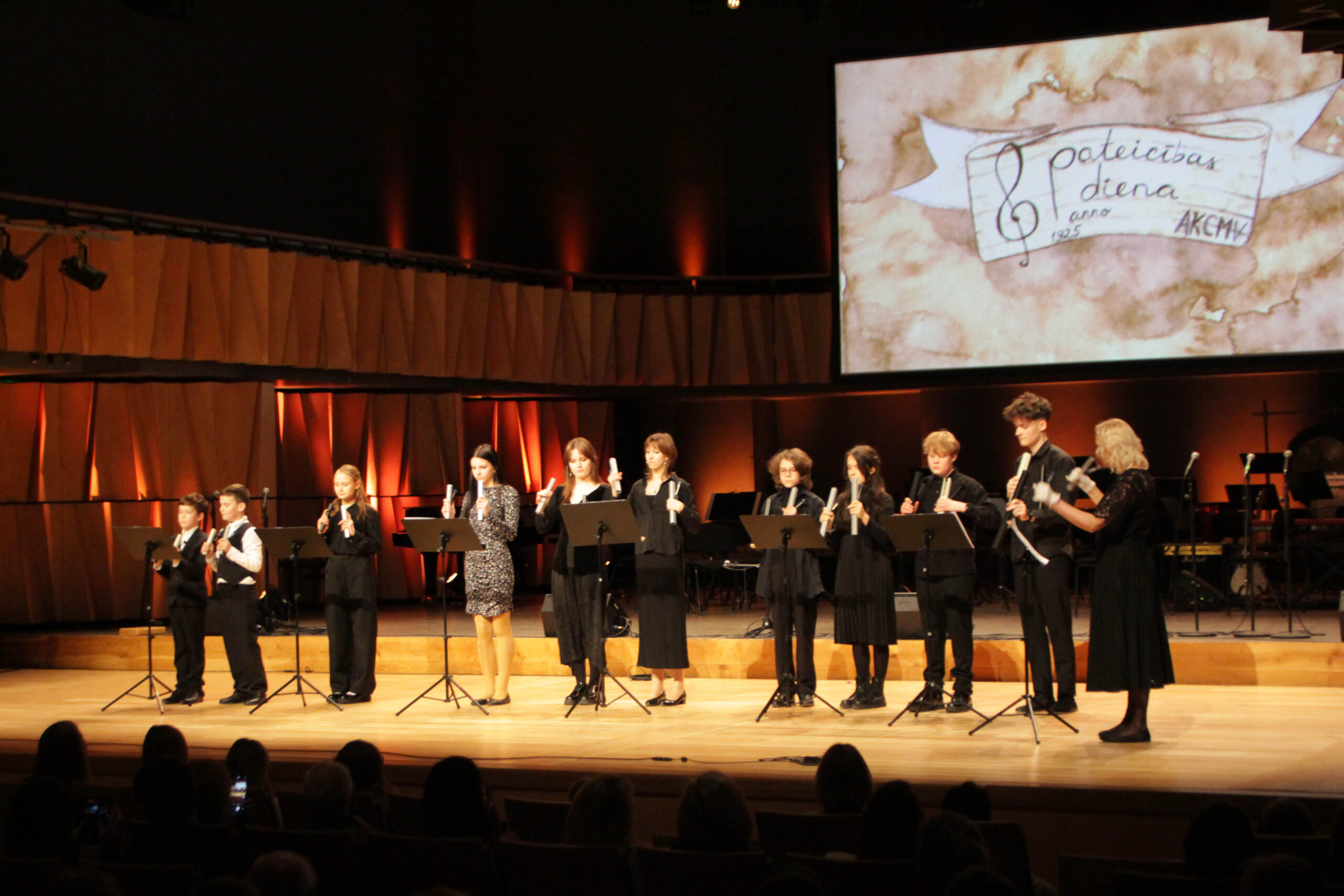 Pateicības dienas sarīkojums "100 gadi mūzikā"