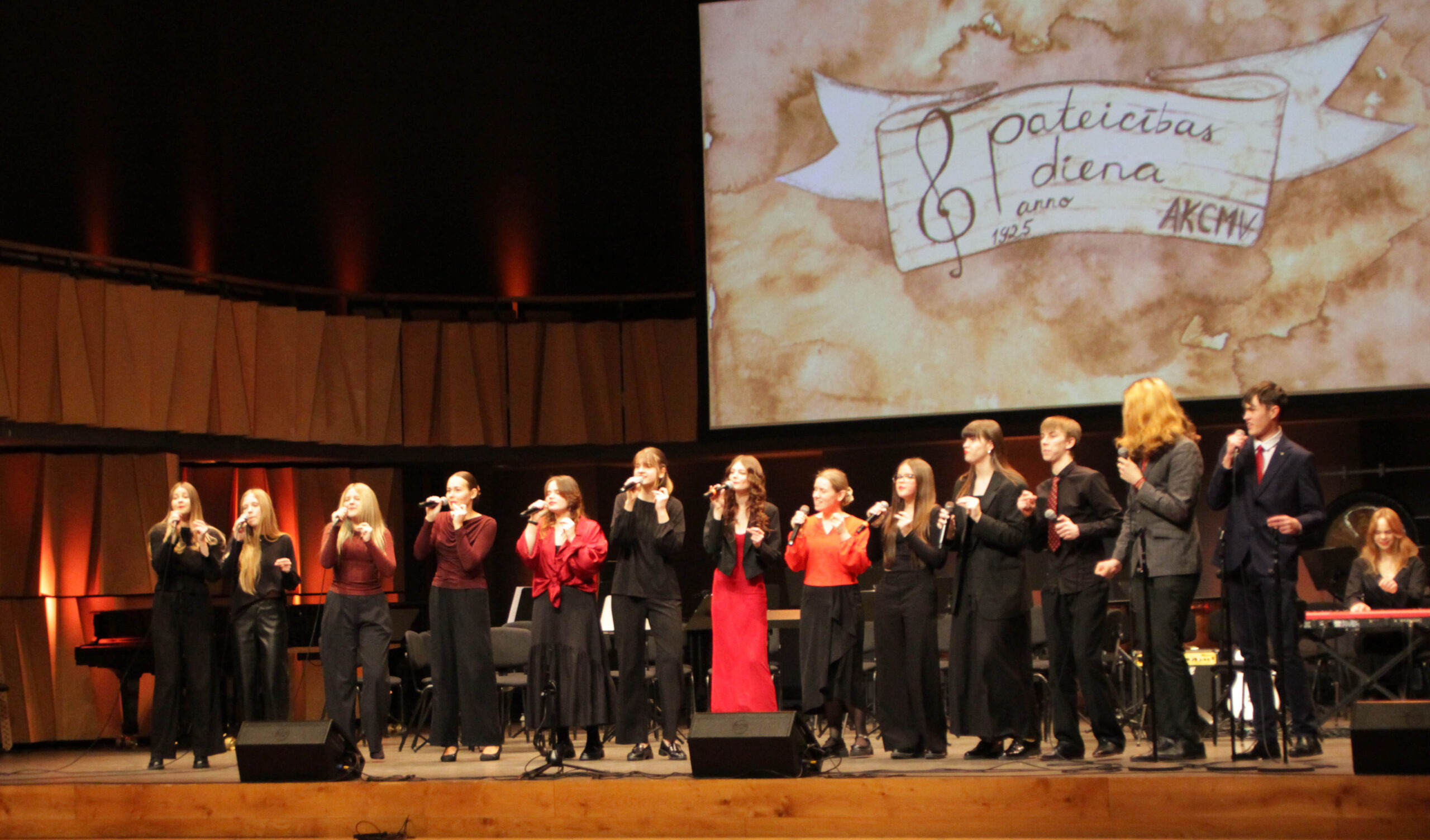 Pateicības dienas sarīkojums "100 gadi mūzikā"