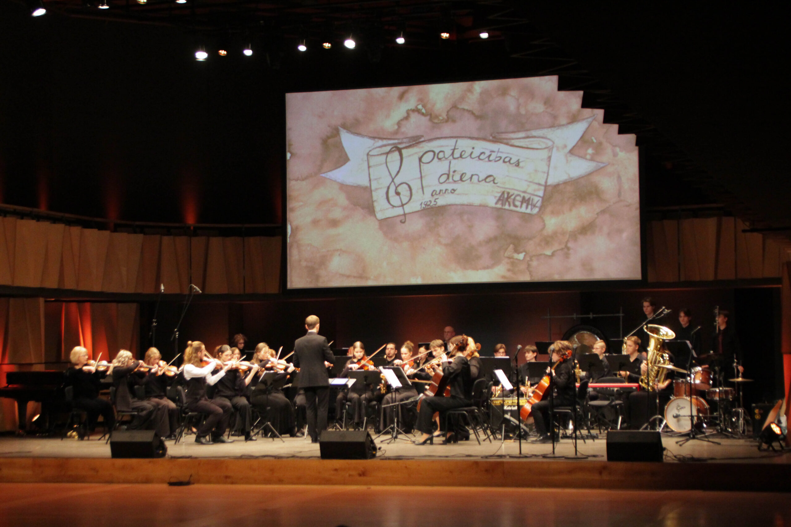 Pateicības dienas sarīkojums "100 gadi mūzikā"