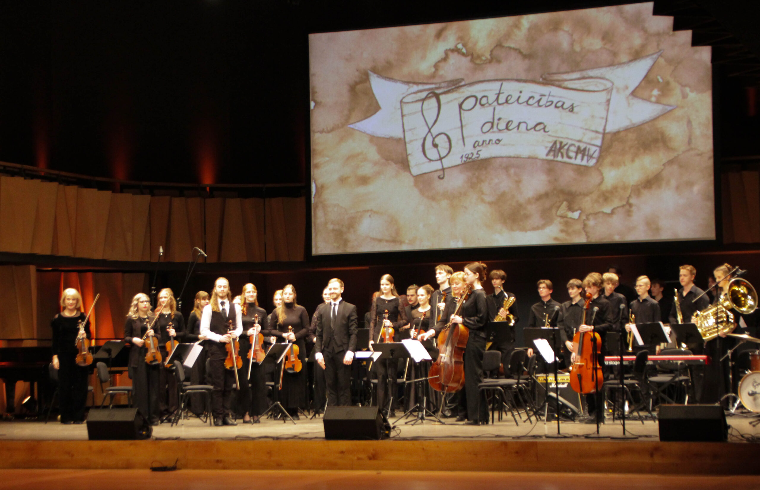 Pateicības dienas sarīkojums "100 gadi mūzikā"