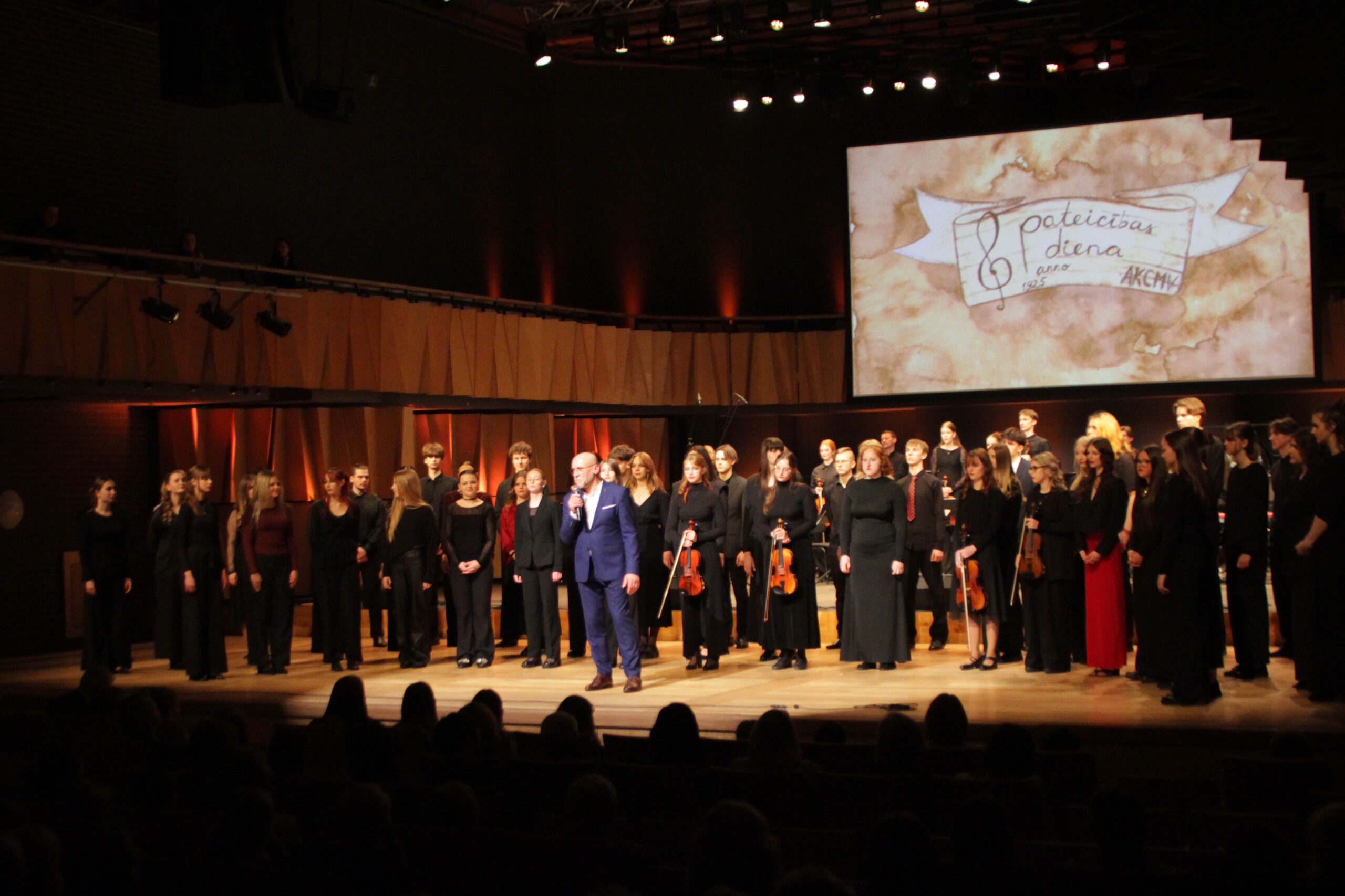 Pateicības dienas sarīkojums "100 gadi mūzikā"