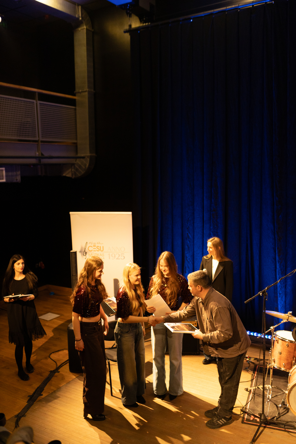 Starptautiskais populārās un džeza mūzikas dziedātāju konkurss“Dziesmu putenis”