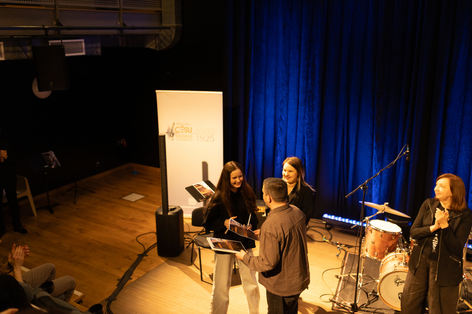 Starptautiskais populārās un džeza mūzikas dziedātāju konkurss“Dziesmu putenis”