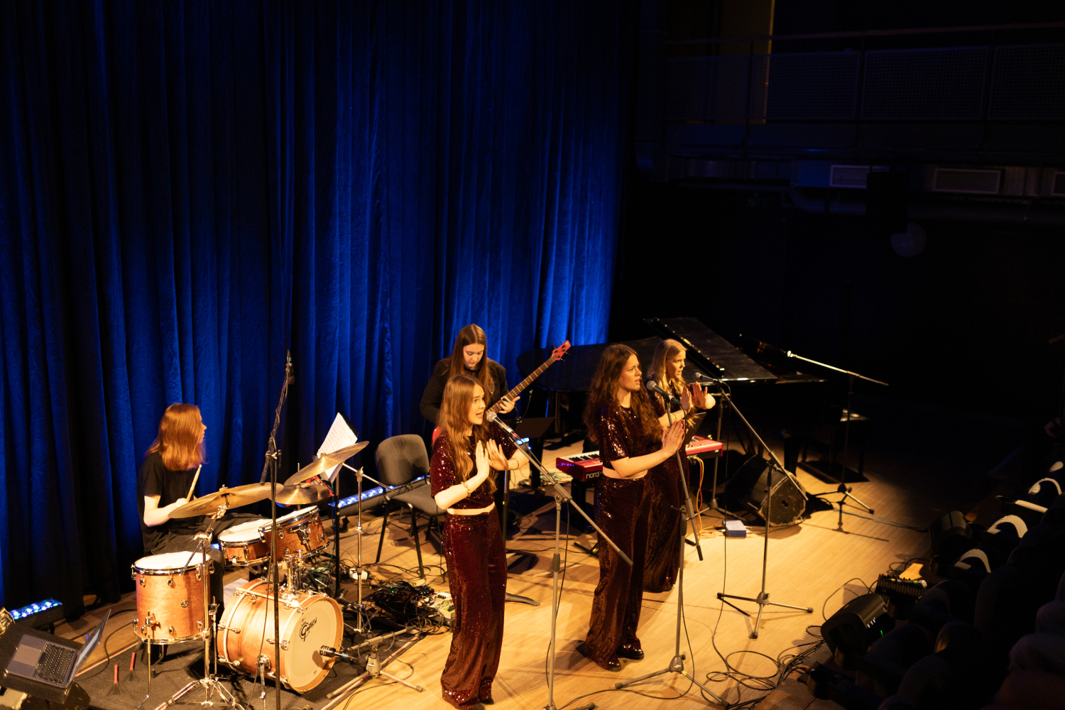 Starptautiskais populārās un džeza mūzikas dziedātāju konkurss“Dziesmu putenis”