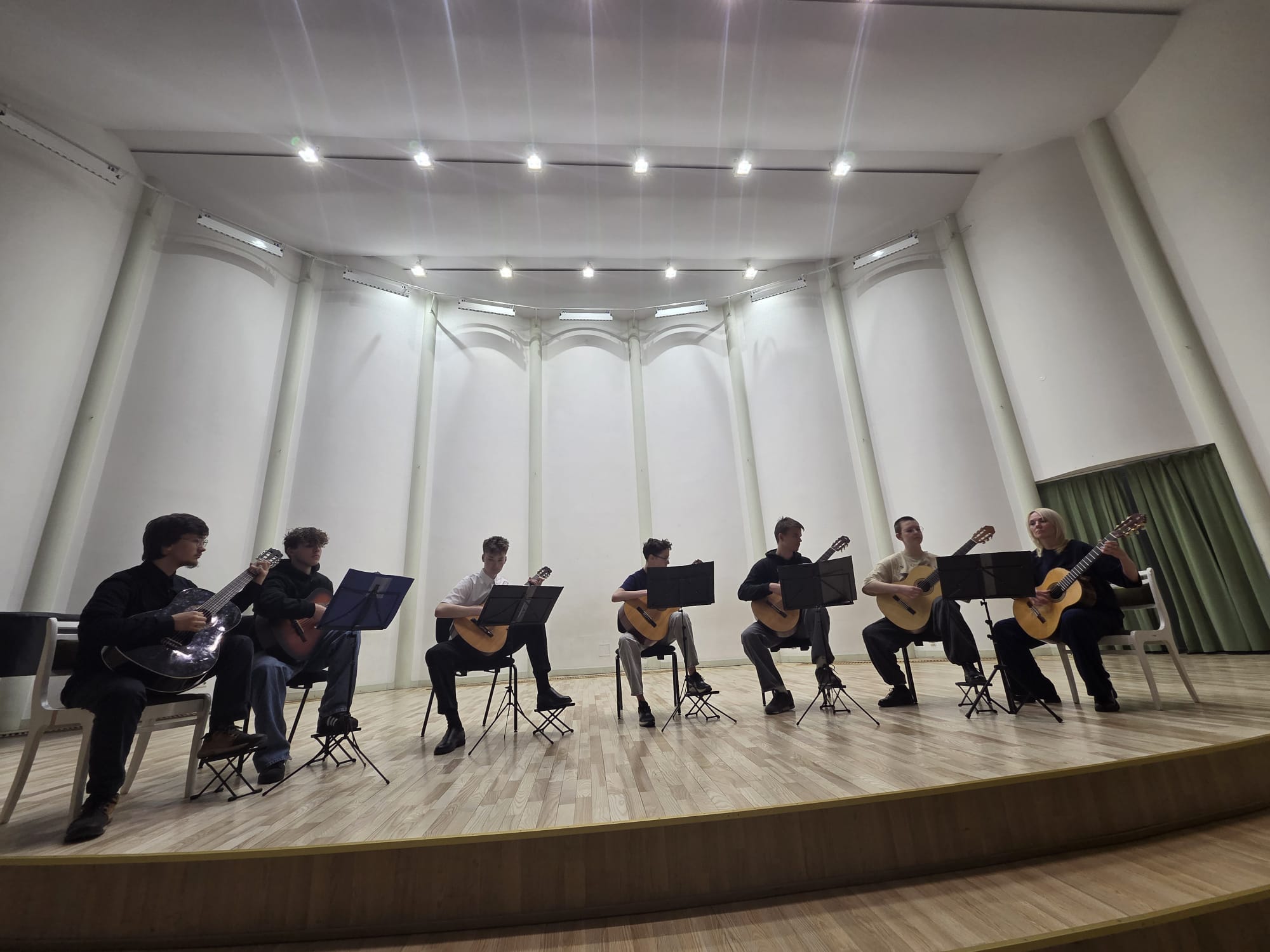 AKCMV ģitāras klases audzēkņi viesojas Siguldas Mākslu skolā “Baltais flīģelis”