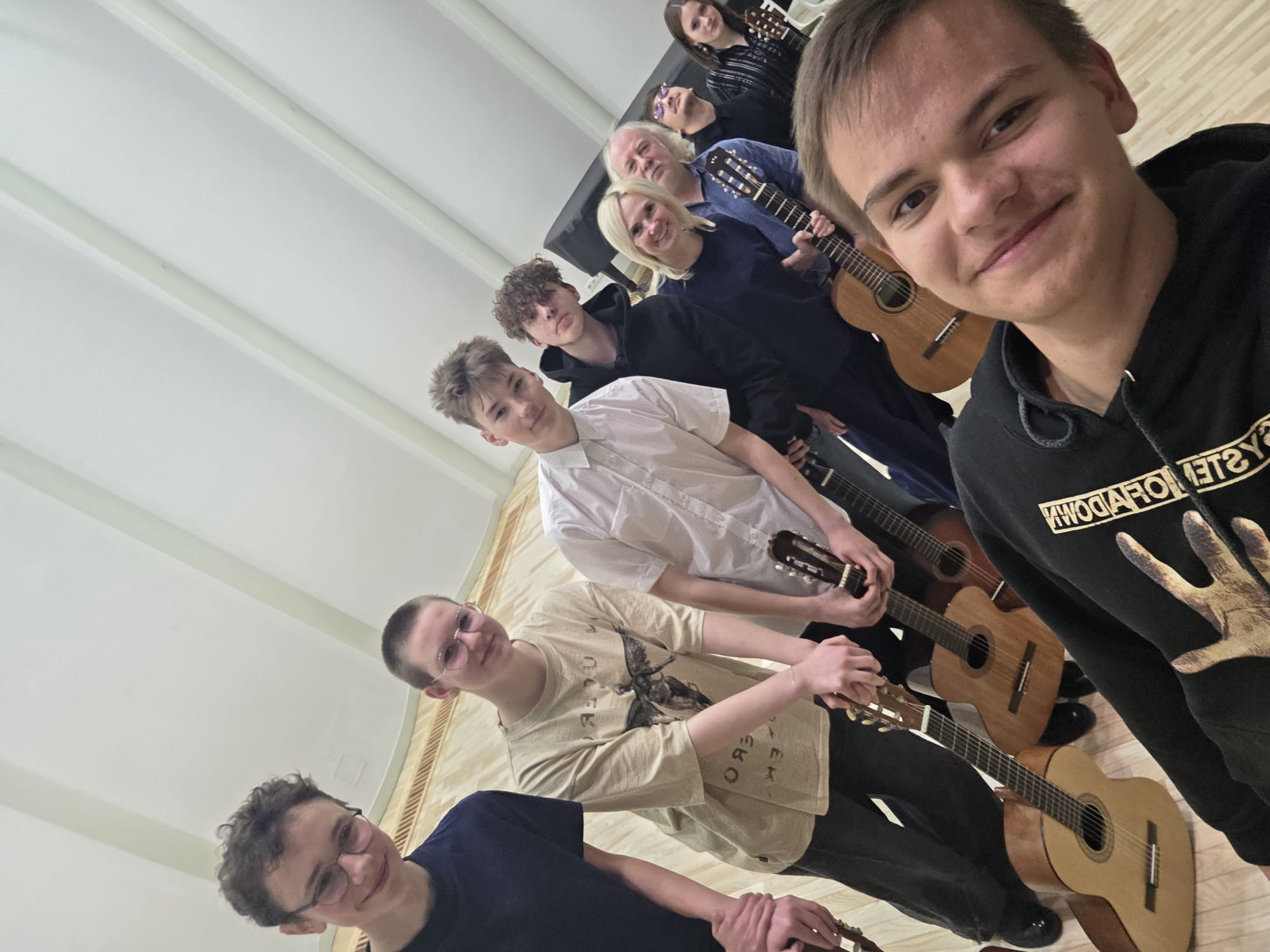 AKCMV ģitāras klases audzēkņi viesojas Siguldas Mākslu skolā “Baltais flīģelis”