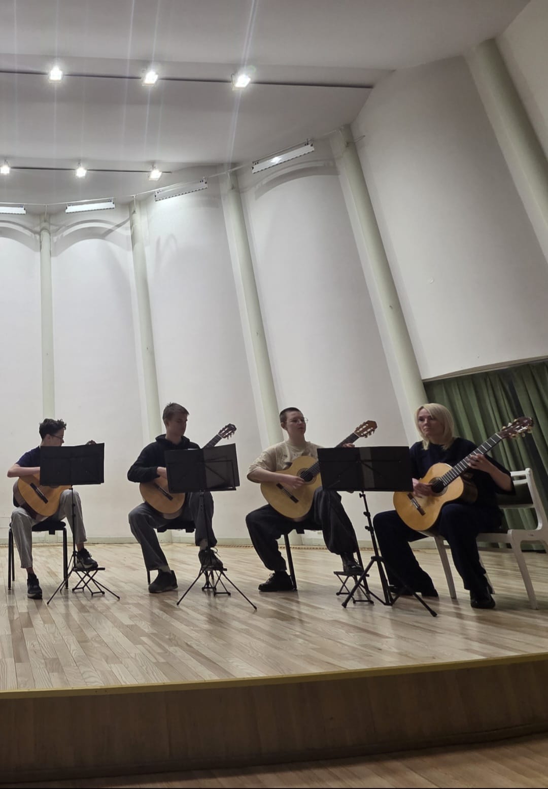AKCMV ģitāras klases audzēkņi viesojas Siguldas Mākslu skolā “Baltais flīģelis”