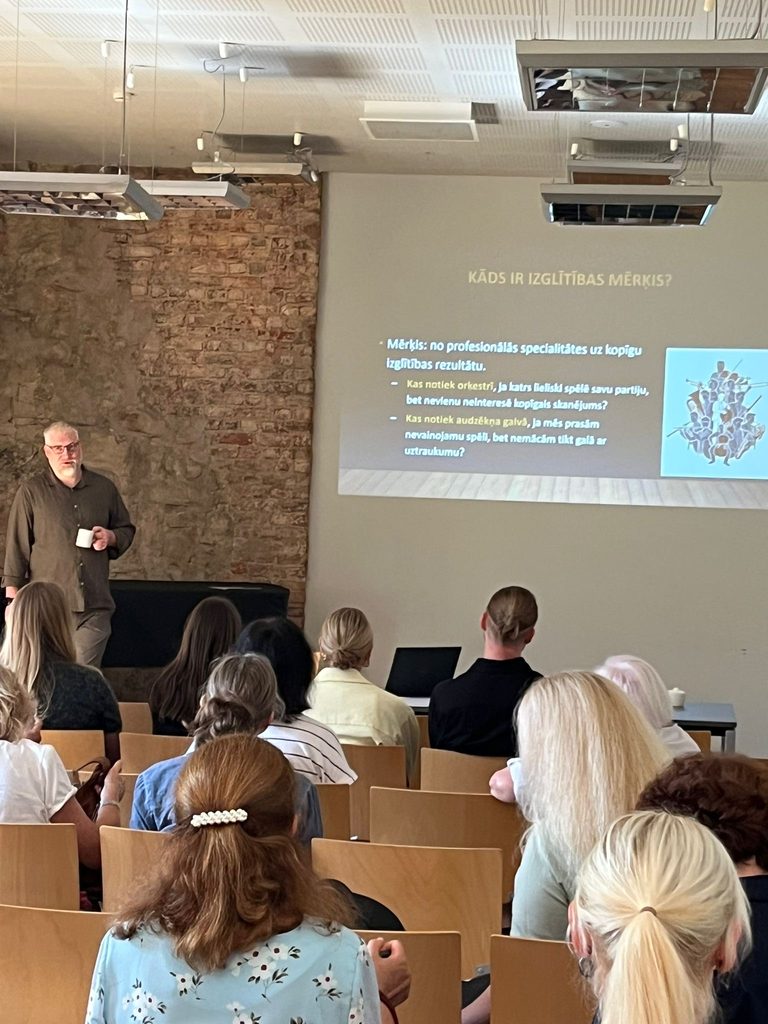 Pedagogu profesionālā pilnveide